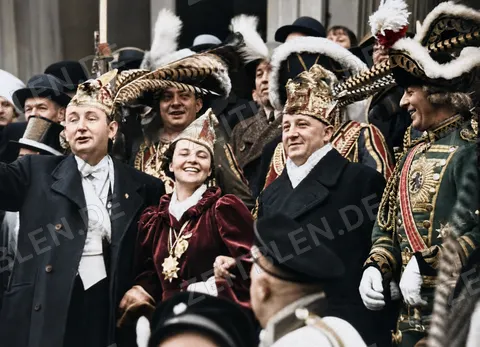 Singendes Düsseldorfer Prinzenpaar im Karneval 1937