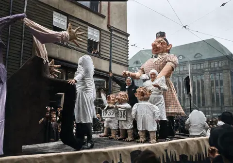 Figurenwagen mit den Jahreszahlen 1939 und 1938