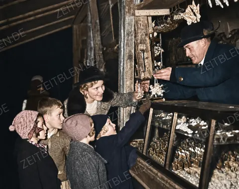 Kinder am Münchner Kripperlmarkt