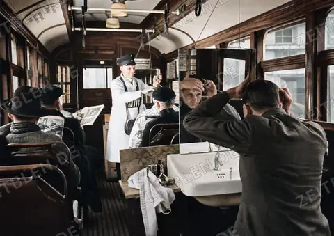Aprilscherz: Morgentoilette in der Berliner Straßenbahn