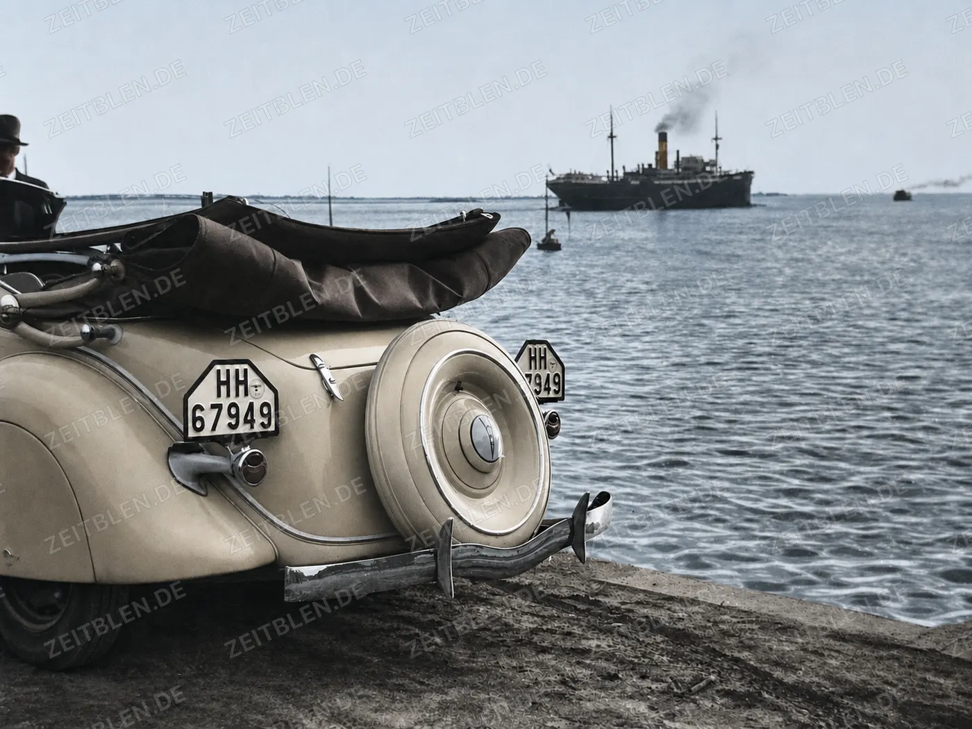 Cabriolet und Dampfschiff an der Elbe