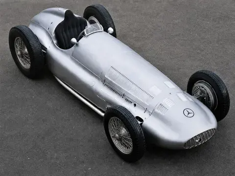 Mercedes-Benz W 154 „Silberpfeil“