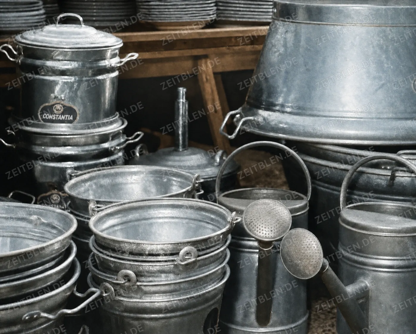 Zinkwaren auf einem Marktstand, 1936