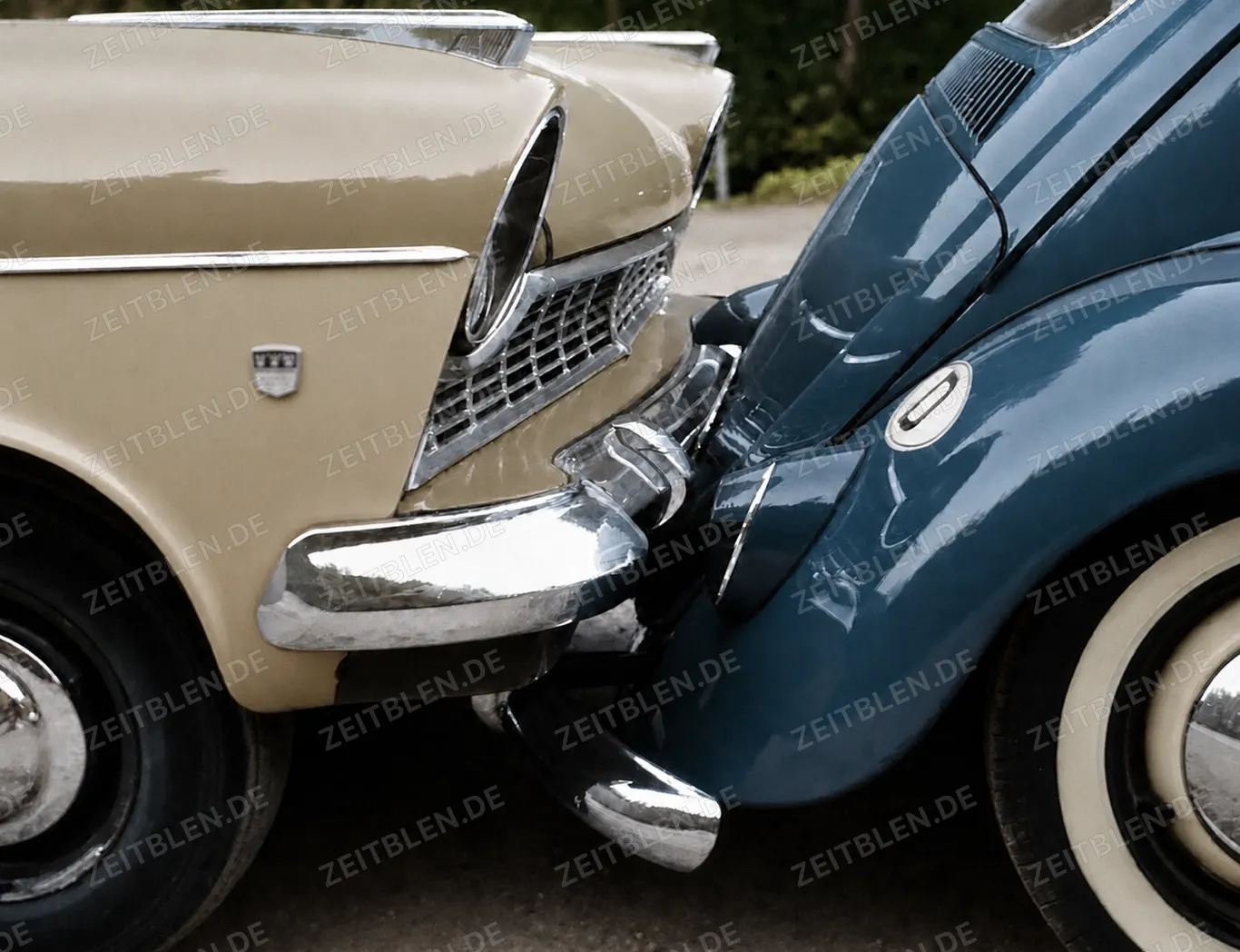 Auffahrunfall zwischen DKW 3=6 und Volkswagen Käfer