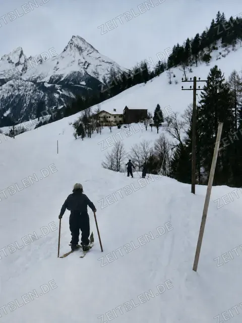 Mit Skiern auf dem Schulweg im Berchtesgadener Land
