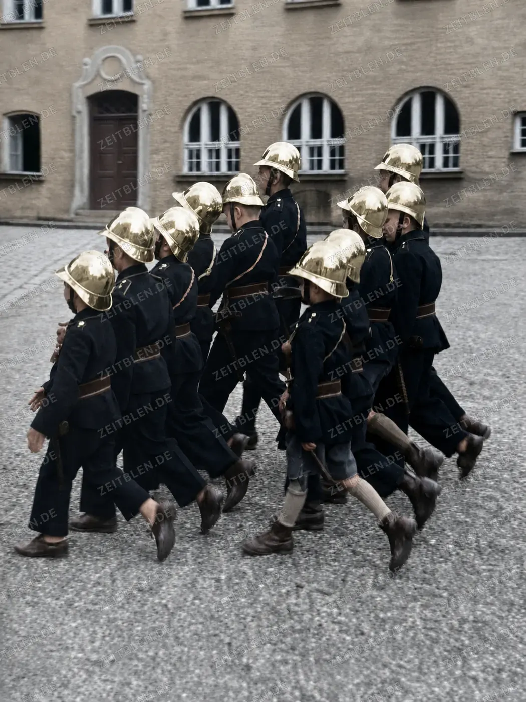 Jugend-Feuerwehr Weihenstephan beim Formationsmarsch