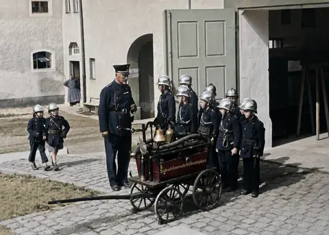 Nachzügler eilen zur Jugend-Feuerwehr Weihenstephan