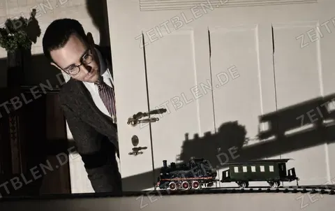 Modelleisenbahn vor der Zimmertür