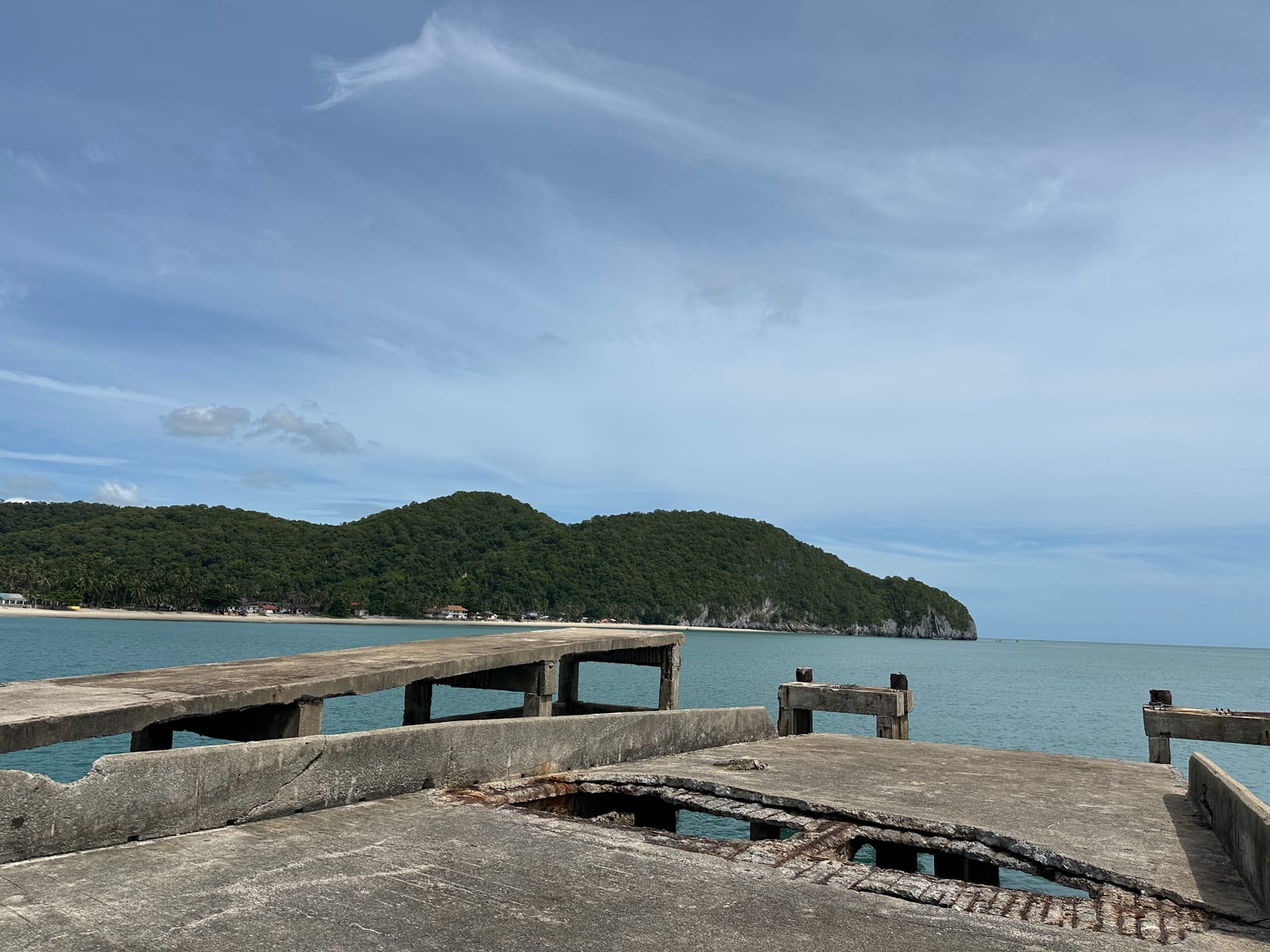 ท่าเทียบเรือเฟอร์รี่เก่า หาดแขวงเภา รูปที่ 3