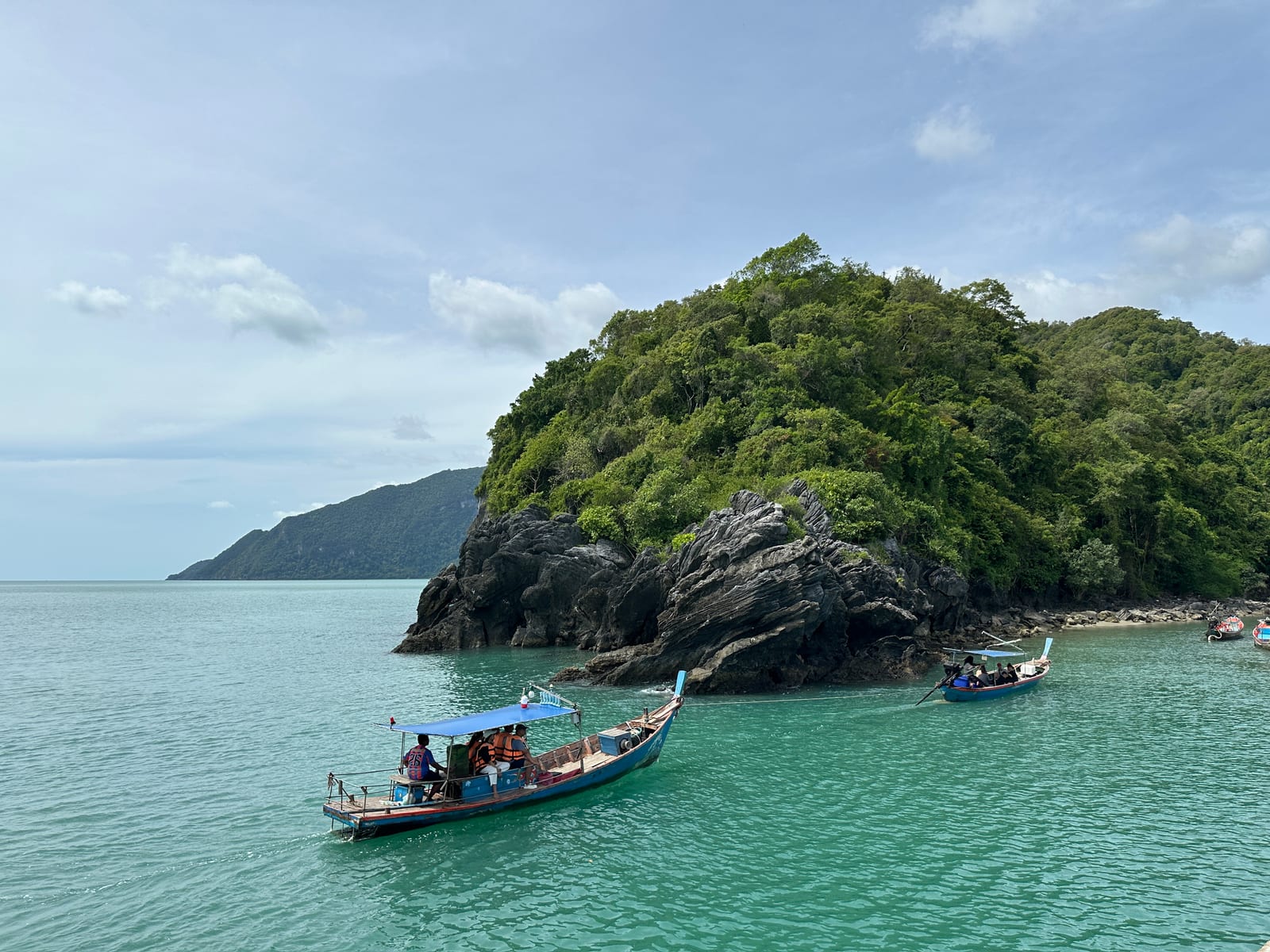 ท่าเทียบเรือเฟอร์รี่เก่า หาดแขวงเภา รูปที่ 4