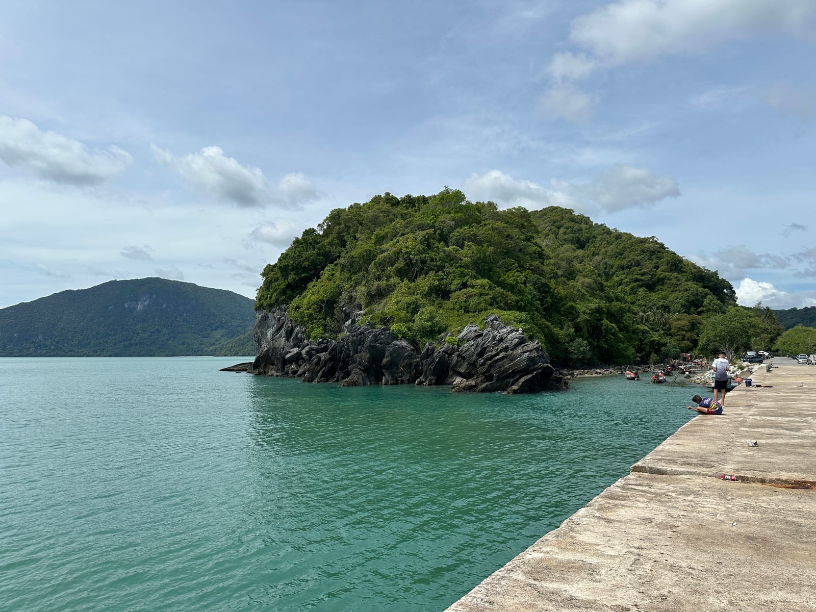 ท่าเทียบเรือเฟอร์รี่เก่า หาดแขวงเภา รูปที่ 5