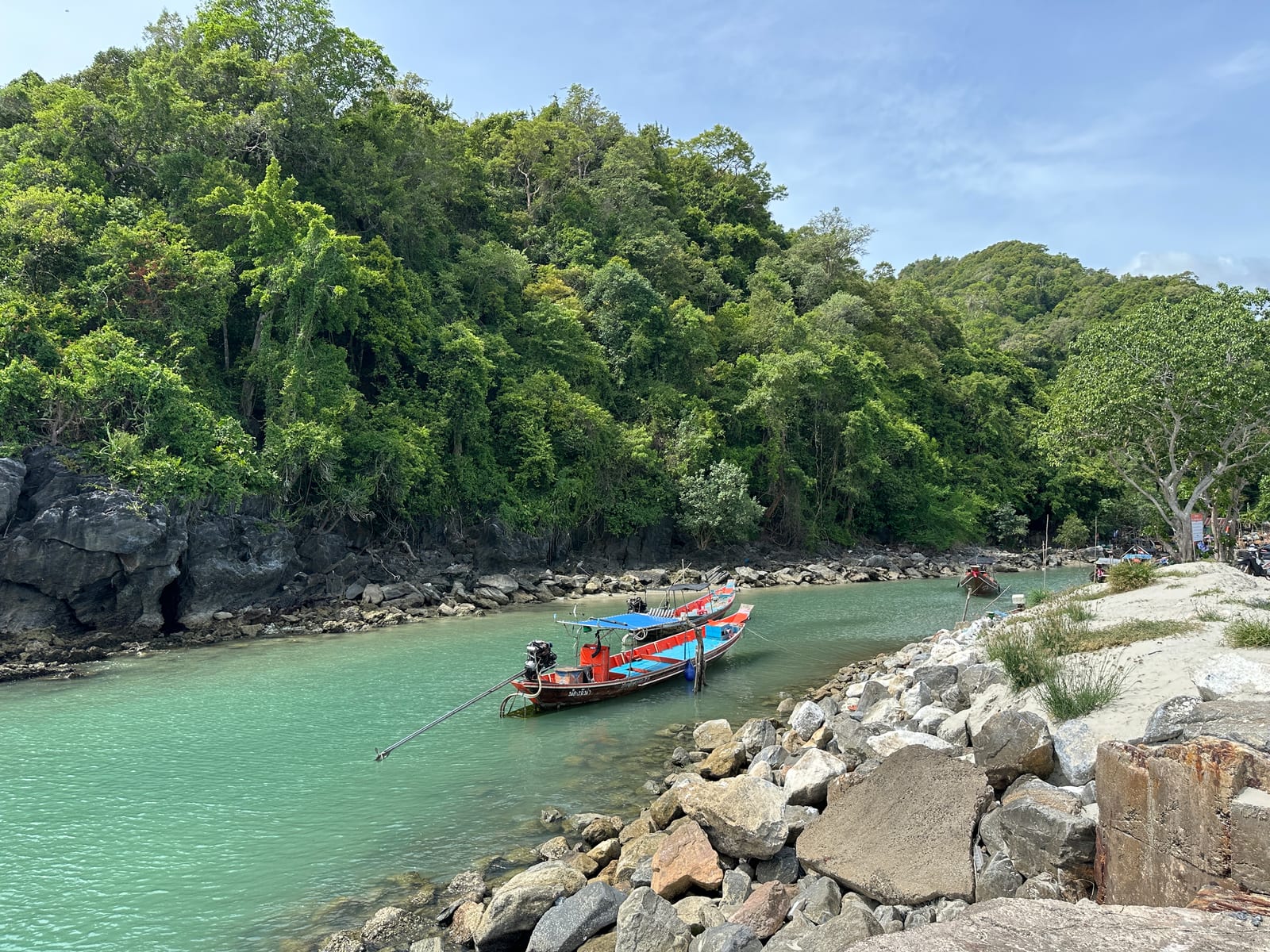 ท่าเทียบเรือเฟอร์รี่เก่า หาดแขวงเภา รูปที่ 6