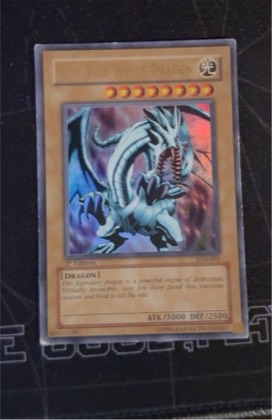 Blue-Eyes White Dragon, graded 8.0
