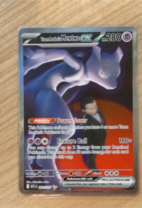 Team Rocket's Mewtwo ex graded 6 & below