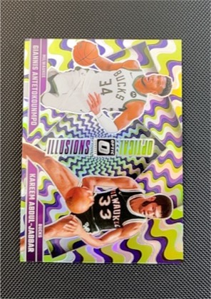 Giannis Antetokounmpo / Kareem Abdul-Jabbar, graded 7.5