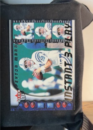 2000 Fleer Ultra Instant 3 Peers #16 Peyton Manning, graded 7.0