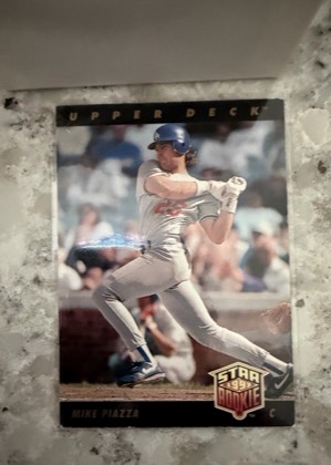 Mike Piazza, graded 7.5