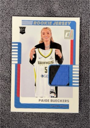 Paige Bueckers, graded 9.5