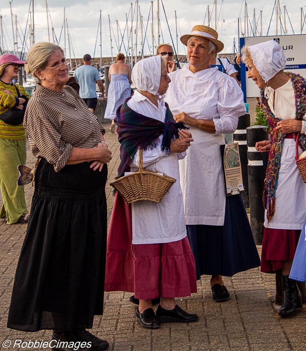 Theatre Round The Harbour, Brixham Quay - FREE