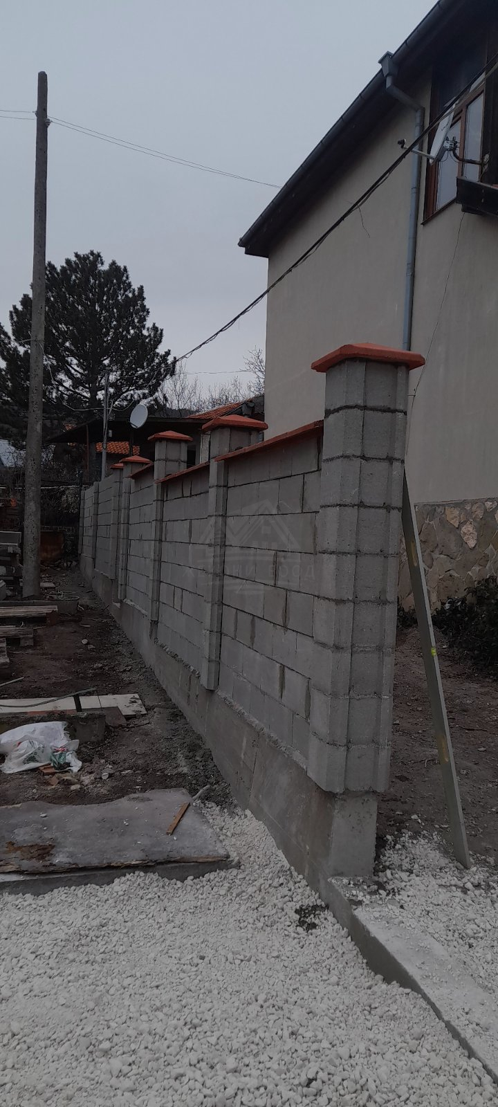 zidana-ograda-ot-betonni-blokcheta-02.jpg
