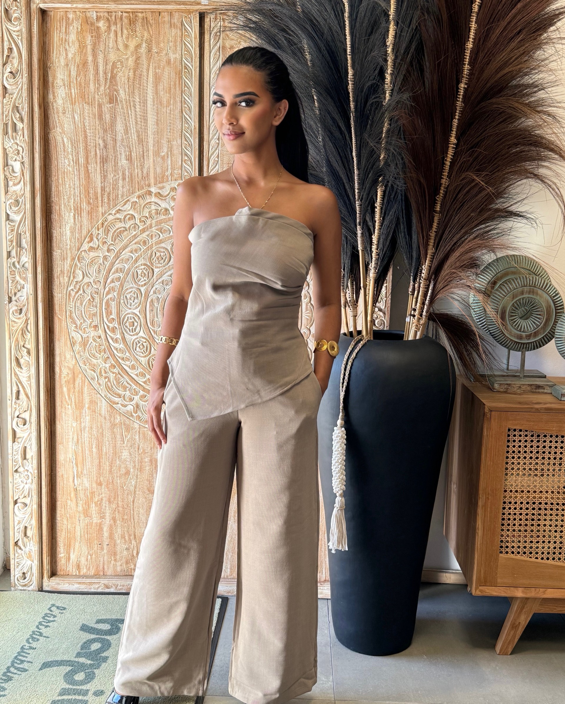 Ensemble bustier asymétrique et pantalon large