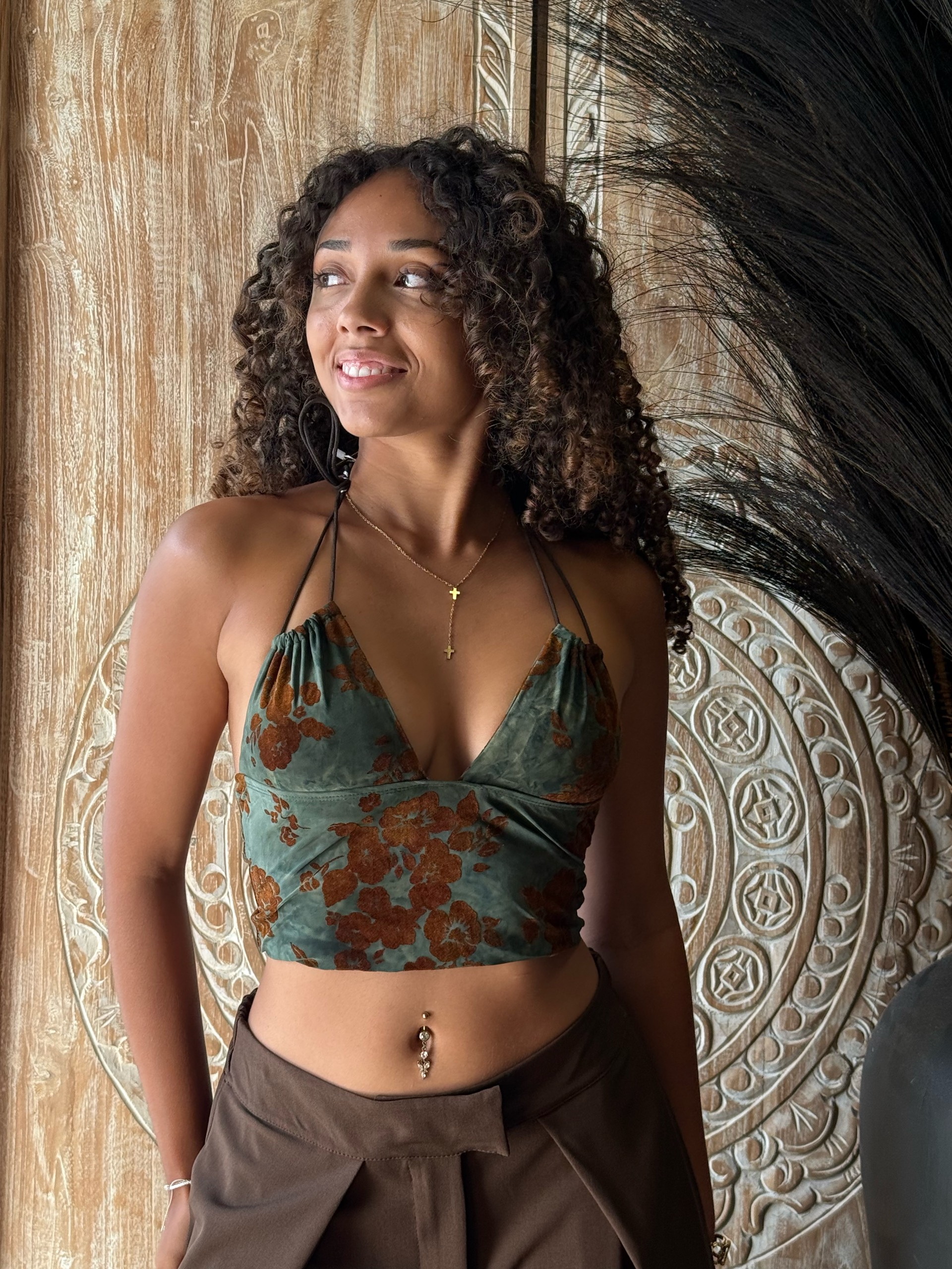 Top femme fleuri dos nu – vert & marron