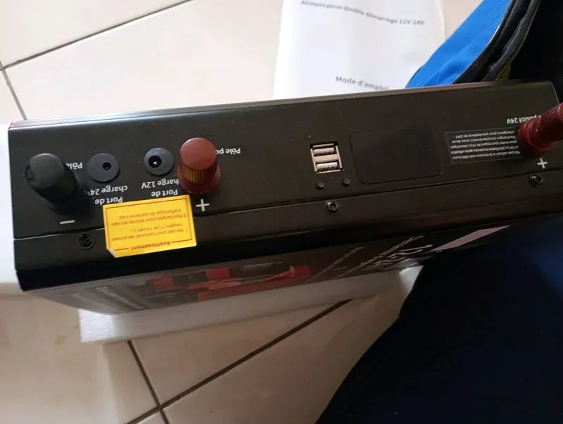 Gros booster de démarrage voiture et camion 12/24 volts  — visuel 7