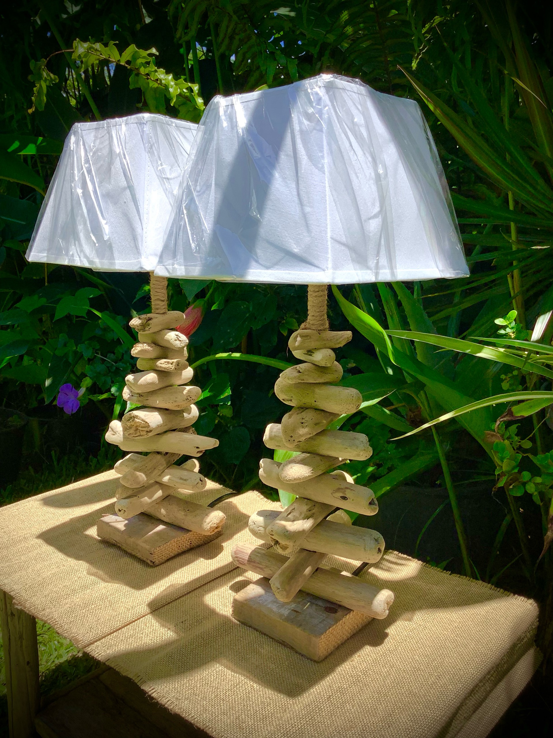 lampe de chevet modele pyramide — visuel 2