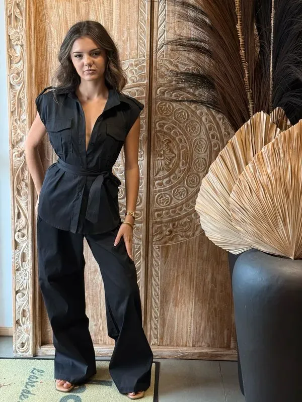 Ensemble ceinturé, style utility chic
