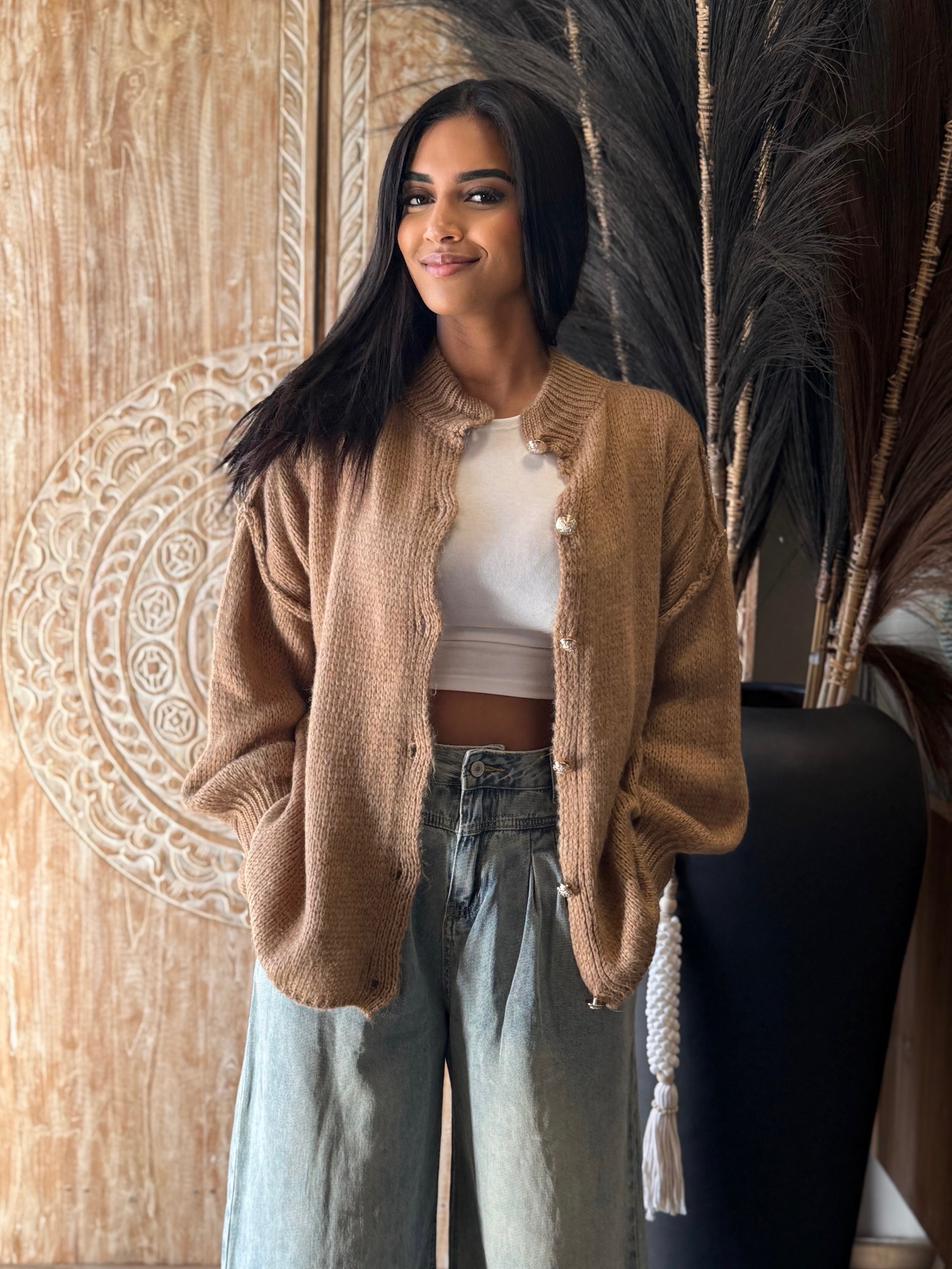 Gilet oversize en maille moelleuse boutons dorés — visuel 5