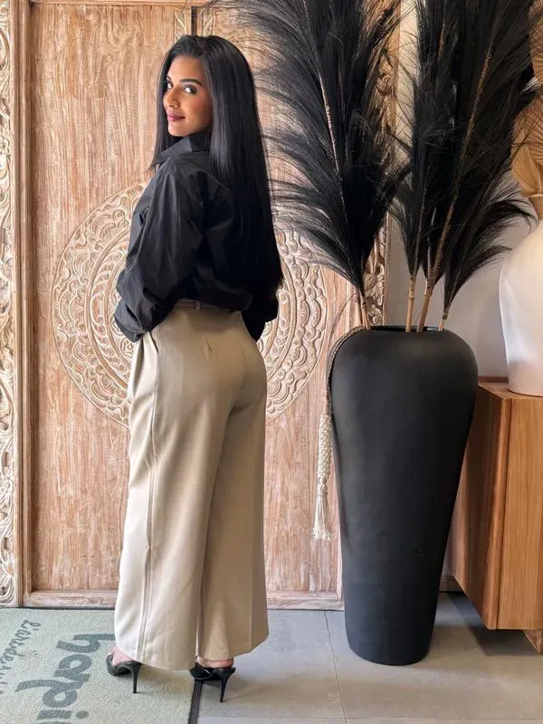 Pantalon large taille haute beige avec ceinture — visuel 2