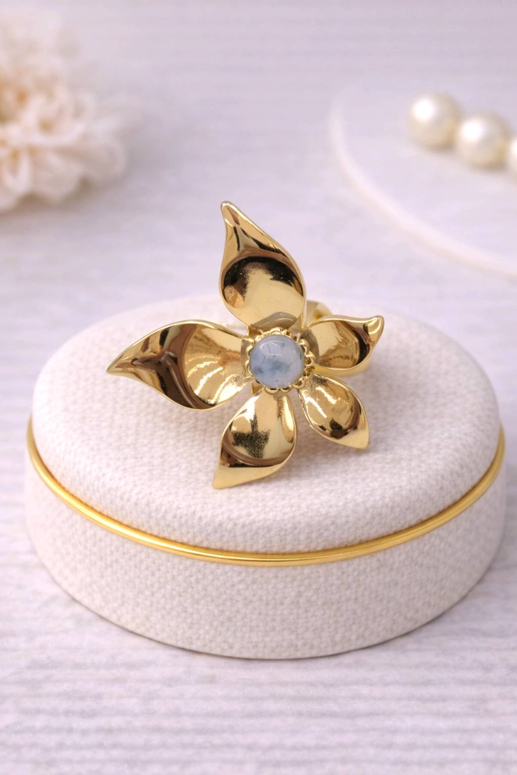 Bague Fleur Dorée Perle Céleste