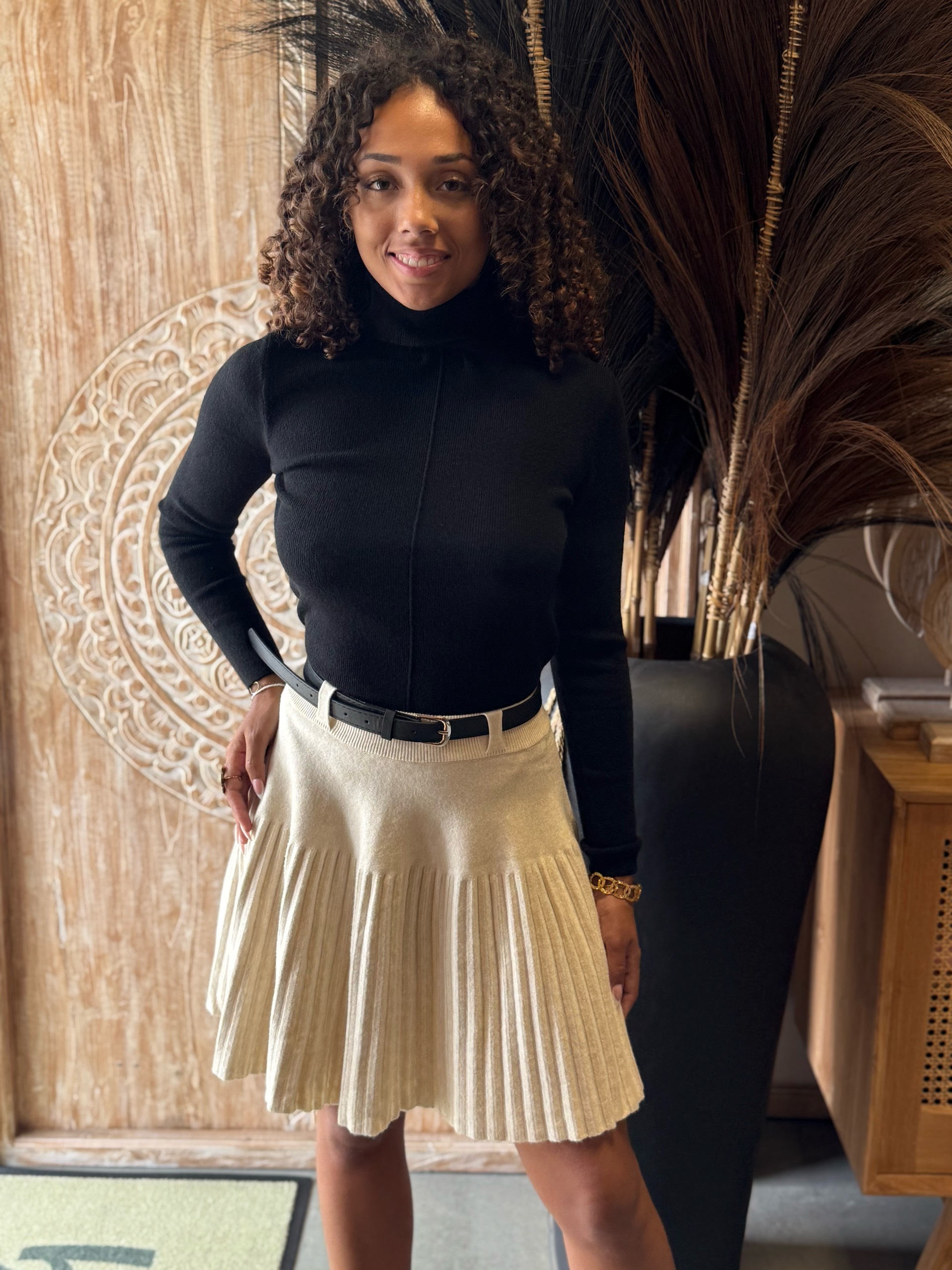Jupe femme plissée ceinturée – style chic intemporel — visuel 5