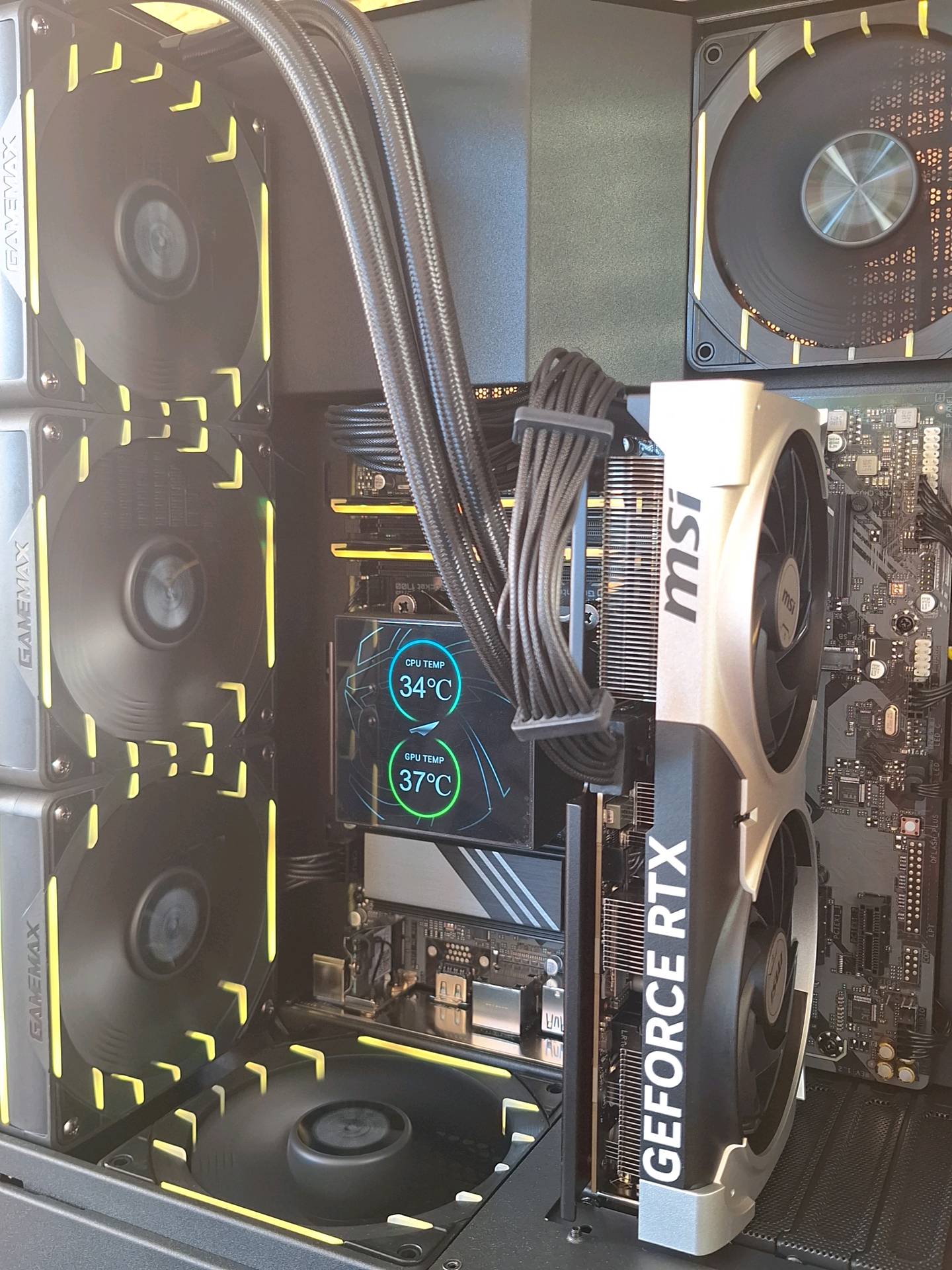 PC Gamer Obsidian Strike Rtx 5070 14600K 32Go DDR5 1To SSD Wifi 750W SFX — visuel 2