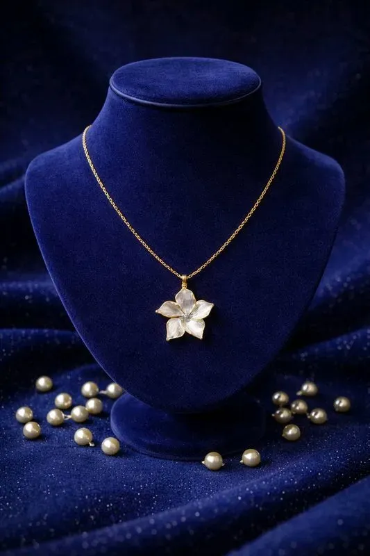 Collier Fleur Nacrée