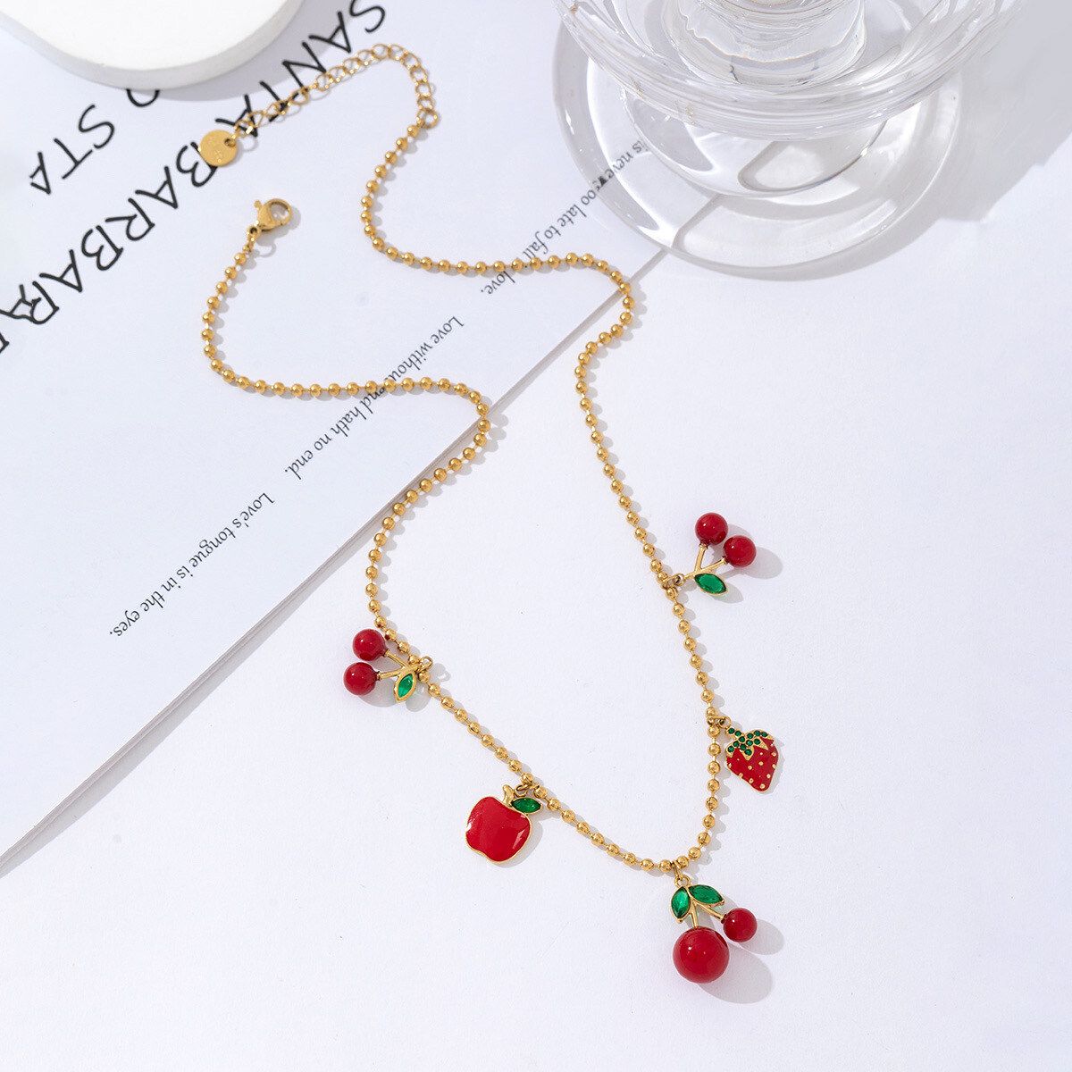 Collier avec breloques fraises et cerises en acier inoxydable 