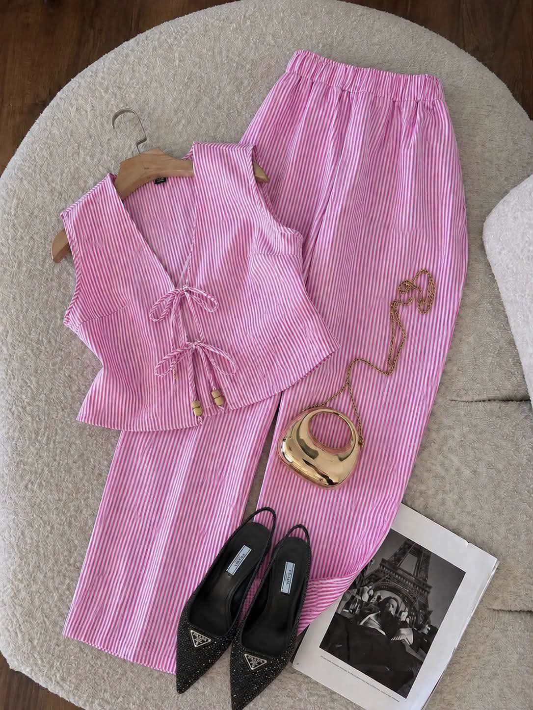 Ensemble 2 pièces rose à rayures, top noué et pantalon taille élastique