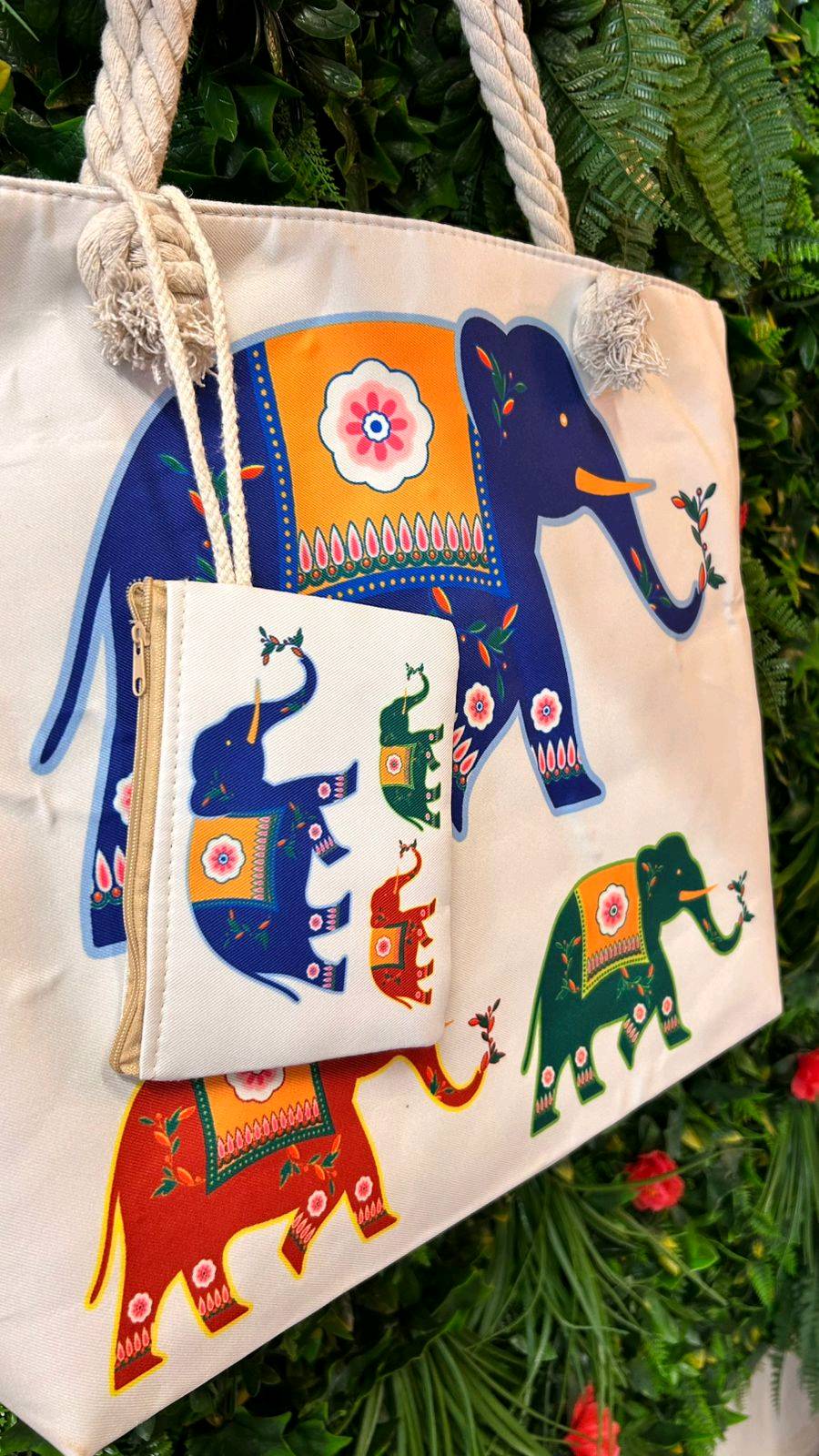 Cabas toile éléphants colorés avec pochette et anses corde — visuel 2