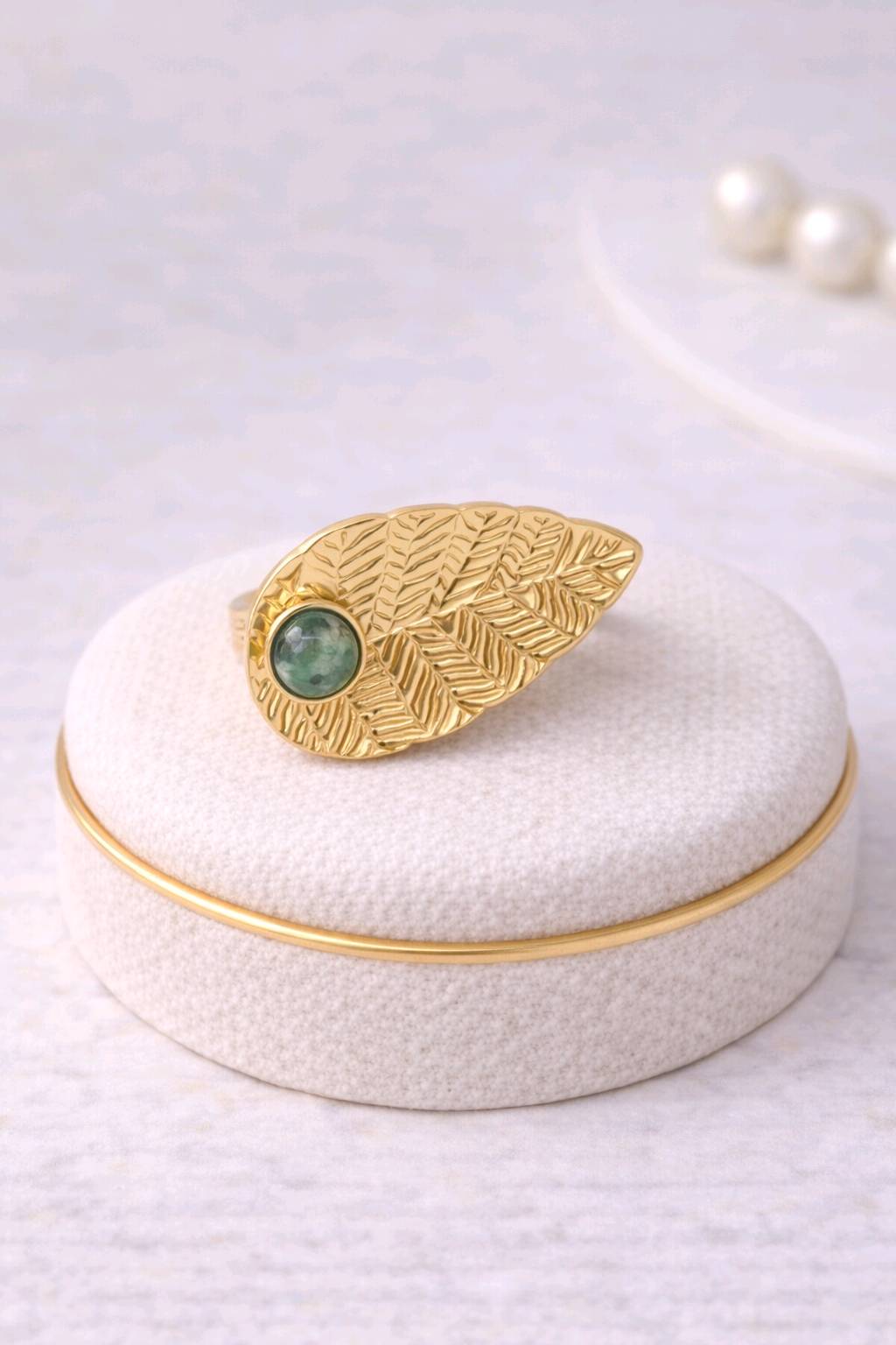 Bague Feuille Dorée Émeraude