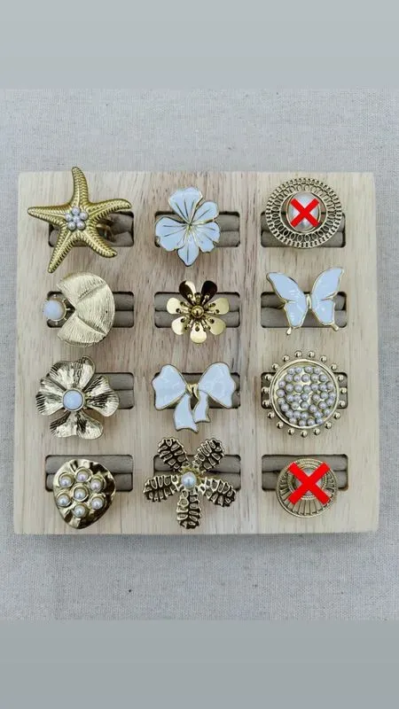 Bagues fantaisie dorées fleurs papillon perles
