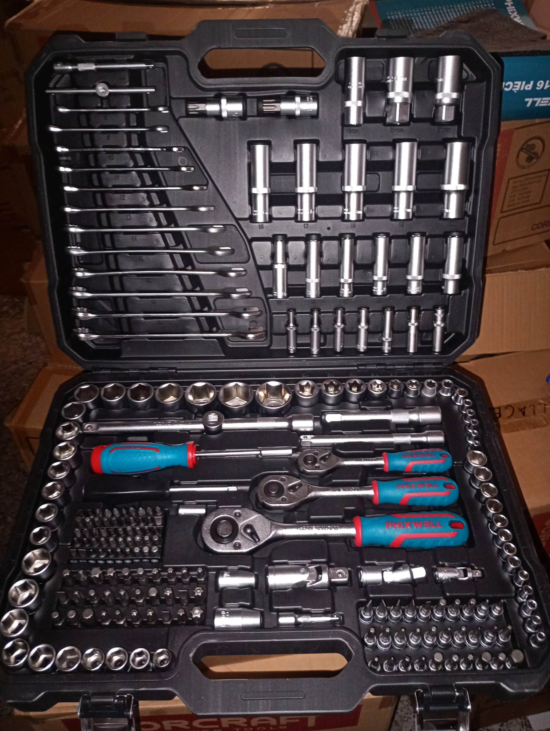 malette PHIXWELL 216 pièces d'outillage mécanicien 