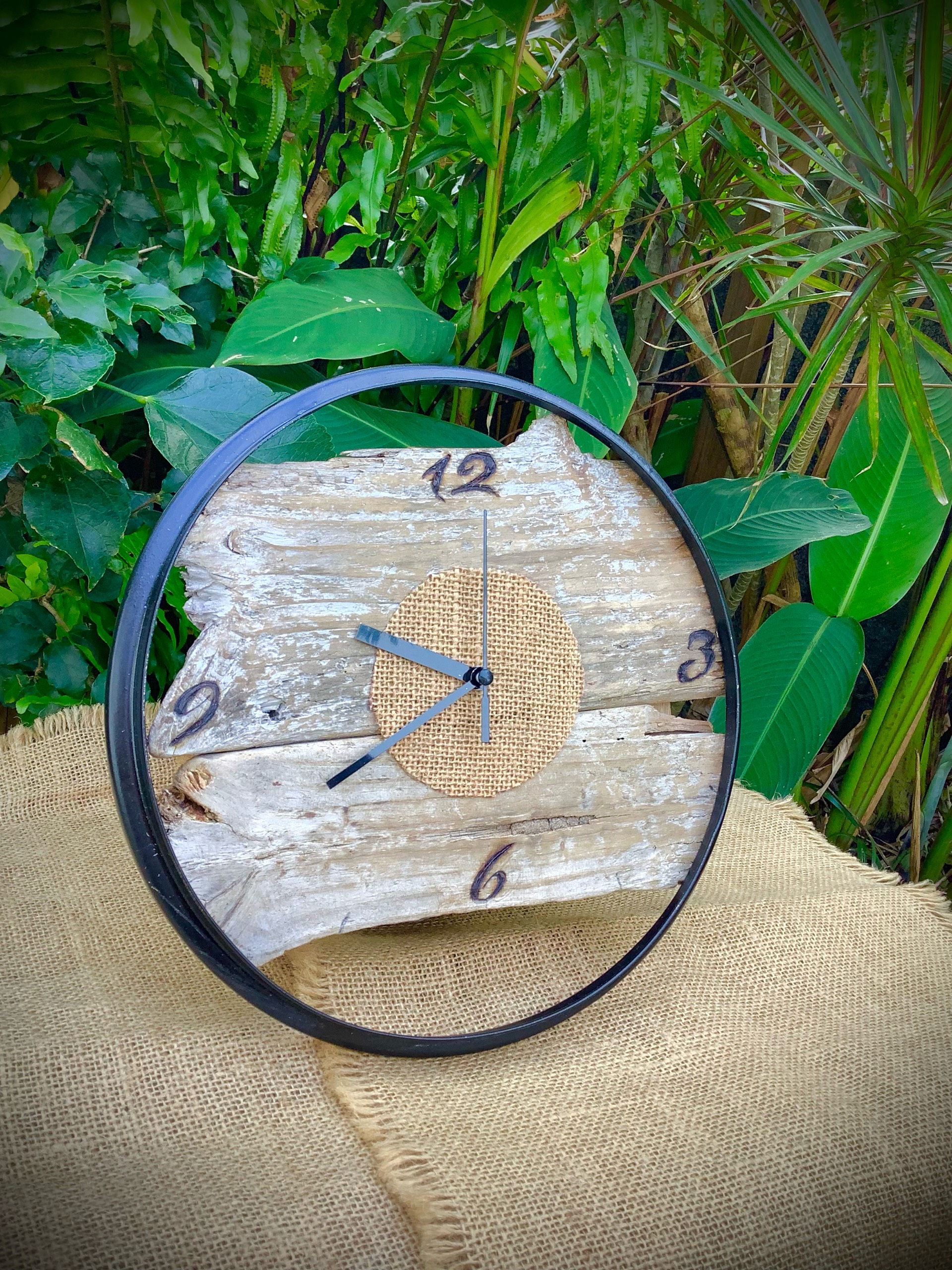 horloge murale en bois flotté naturel  — visuel 4