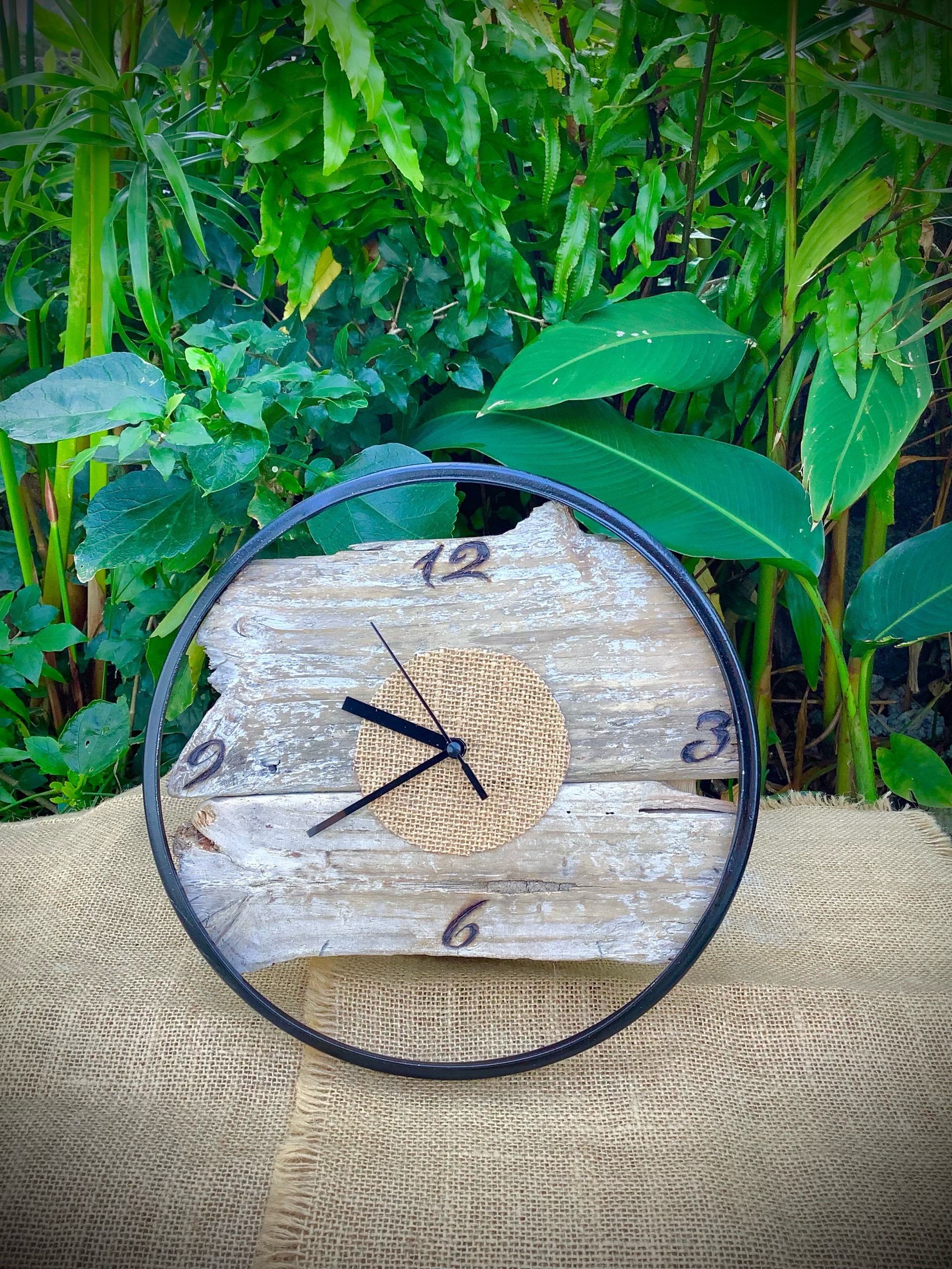 horloge murale en bois flotté naturel  — visuel 6