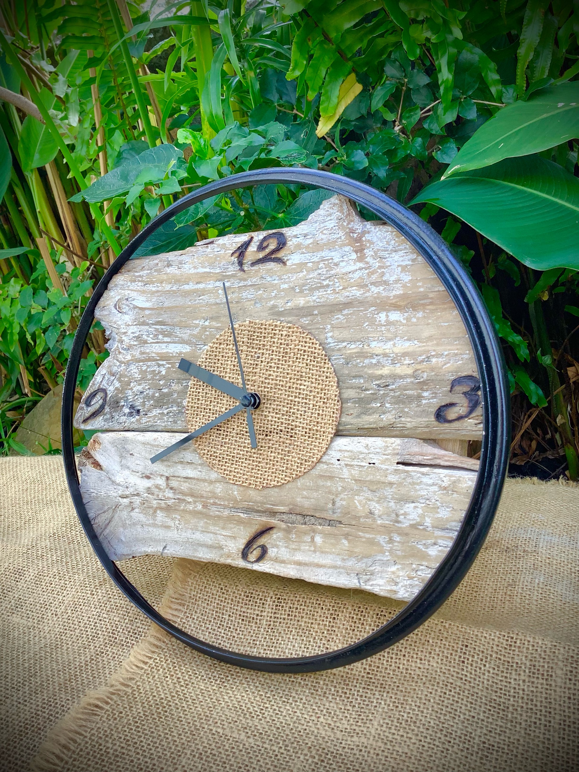 horloge murale en bois flotté naturel  — visuel 5