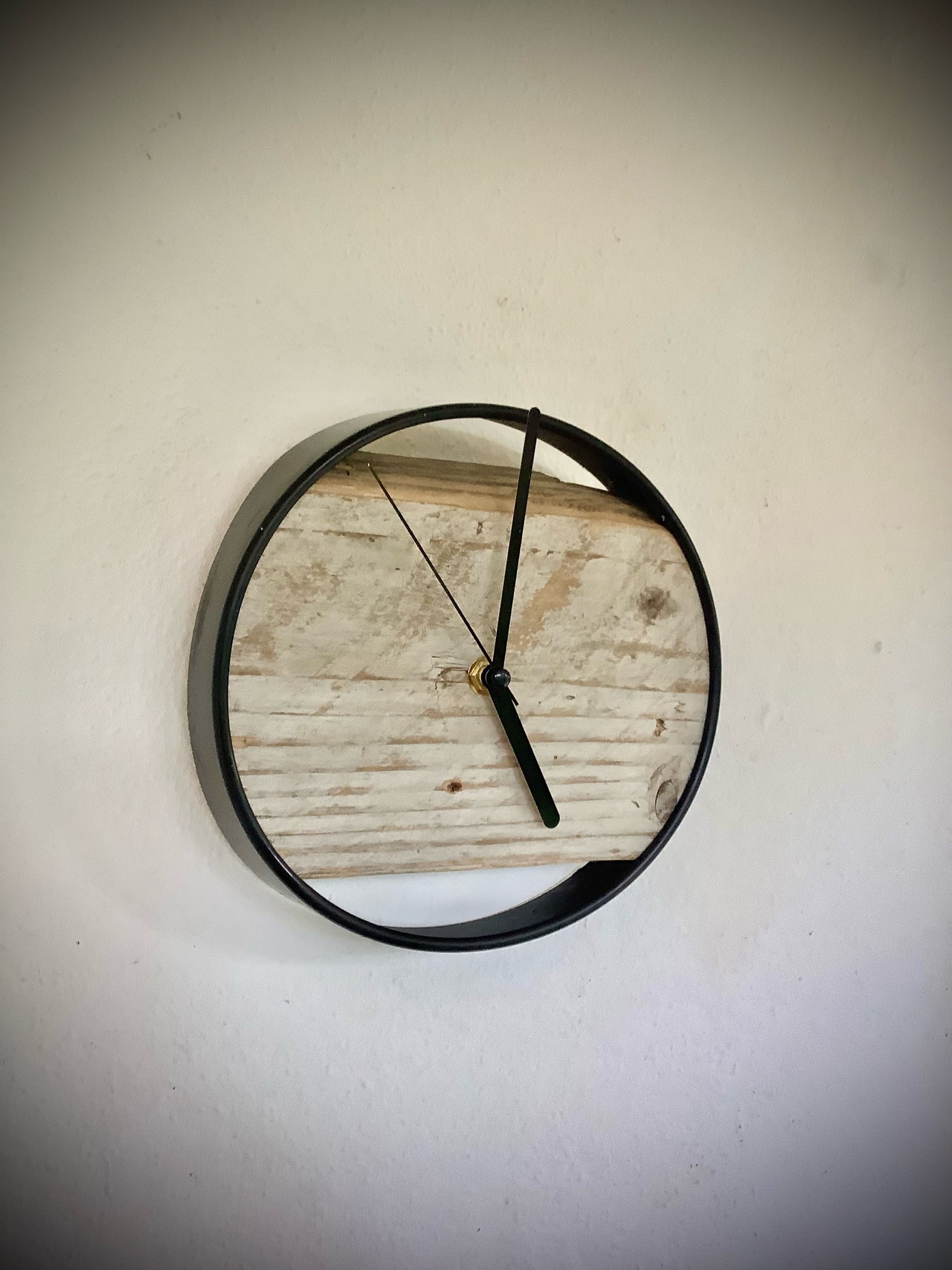 horloge murale en bois flotté naturel  — visuel 7