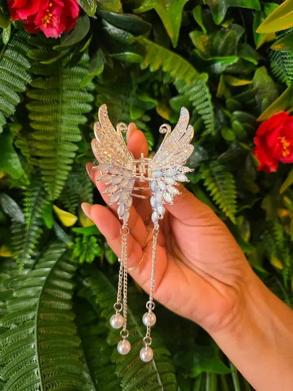 Pince papillon argentée strass et perles pendantes