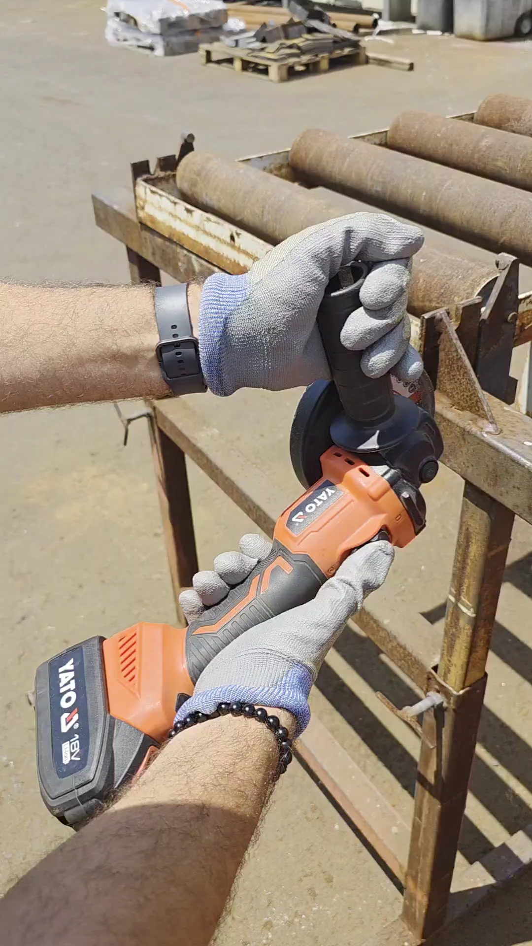 Meuleuse d'angle YATO 18V sans fil Brushless – Puissance Pro