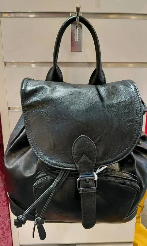 Sac à dos noir. 