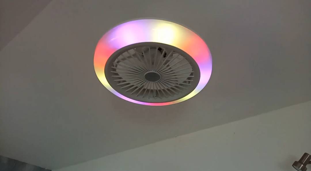 Ventilateur plafonnier LED — visuel 1