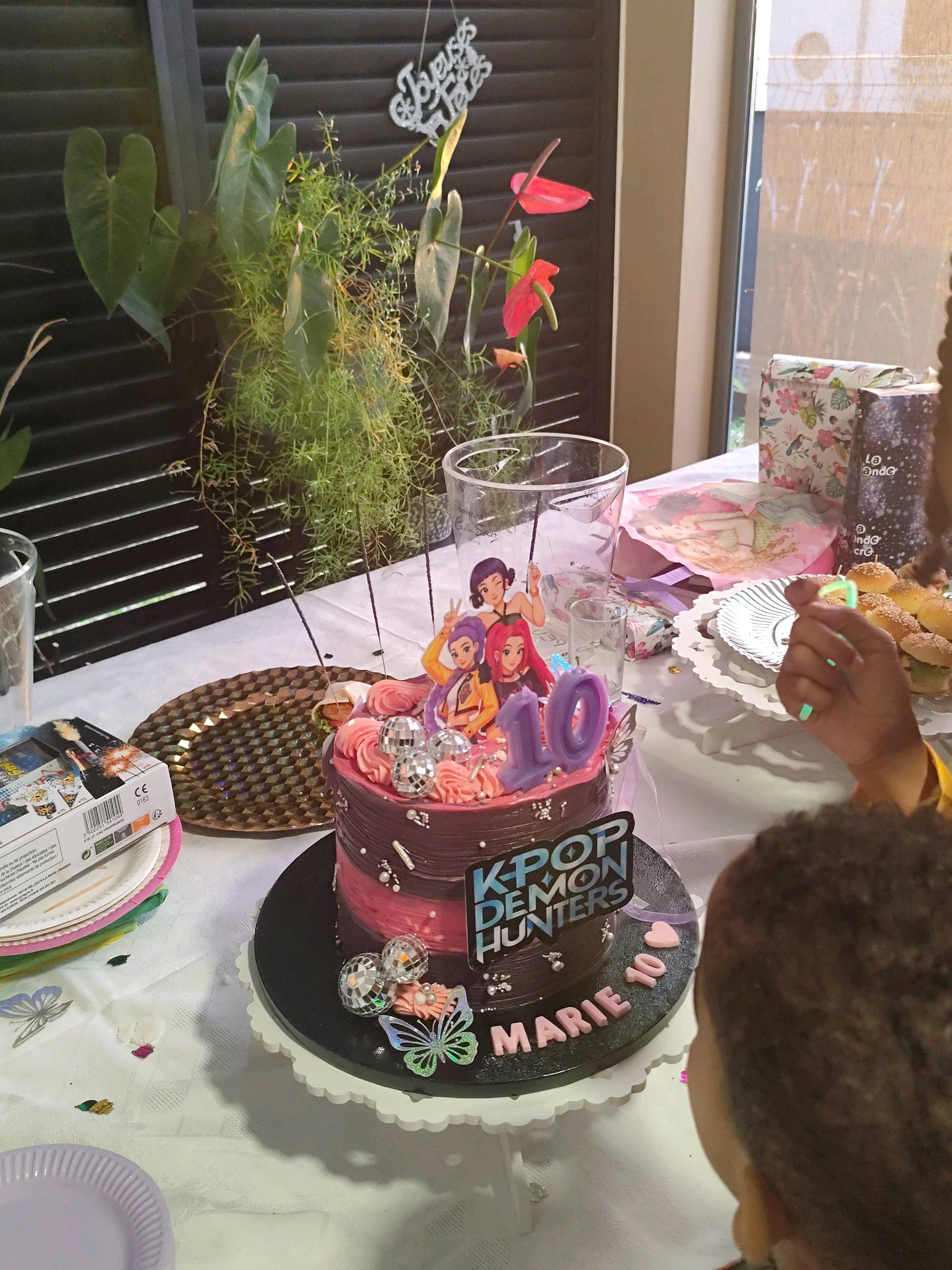 Bougie Anniversaire mauve scintillante "Chasseuses de Démons" — visuel 2
